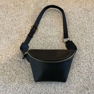 Universal Thread Fanny pack / cross body bag